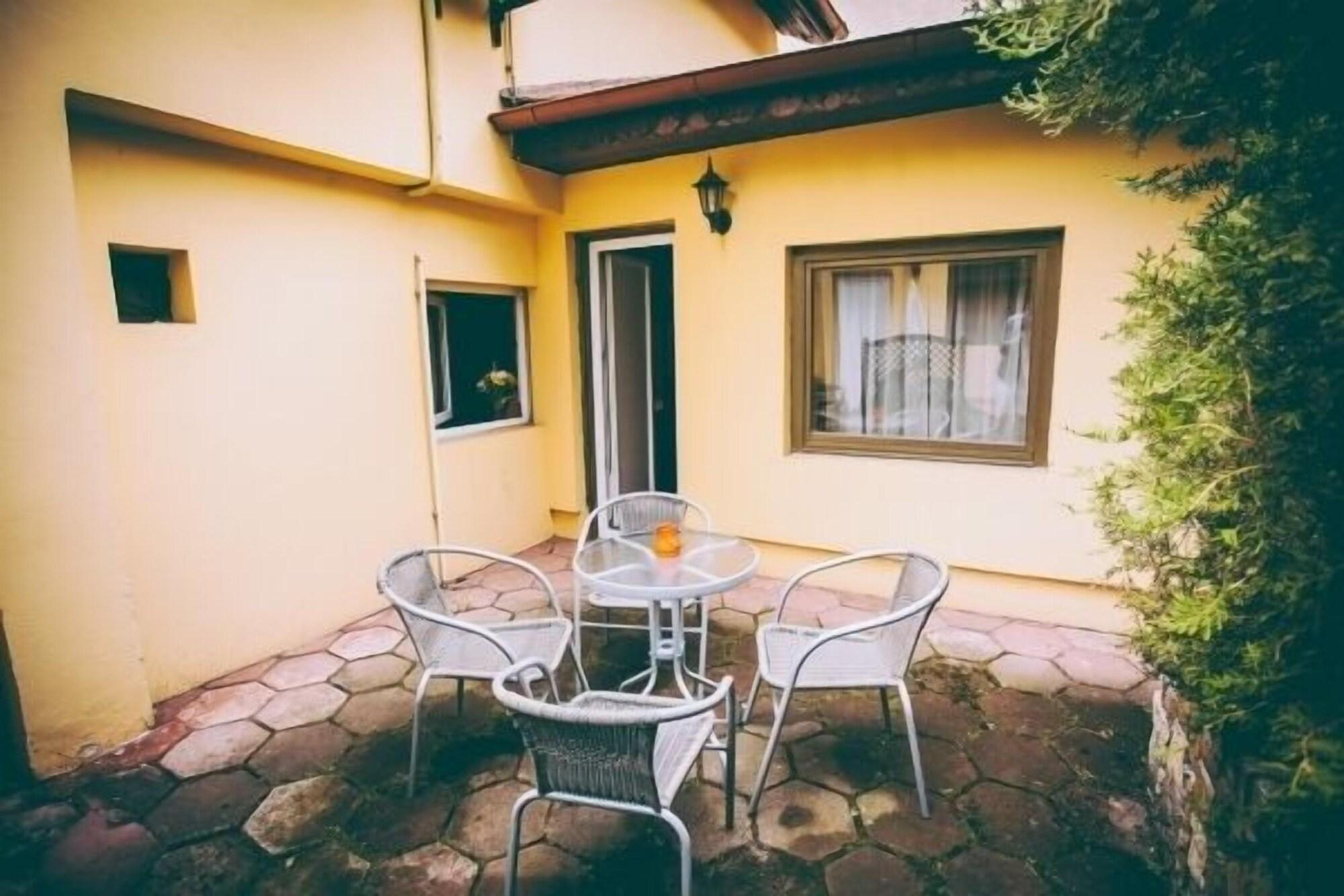Deja Vu Guesthouse Cluj-Napoca Exterior photo